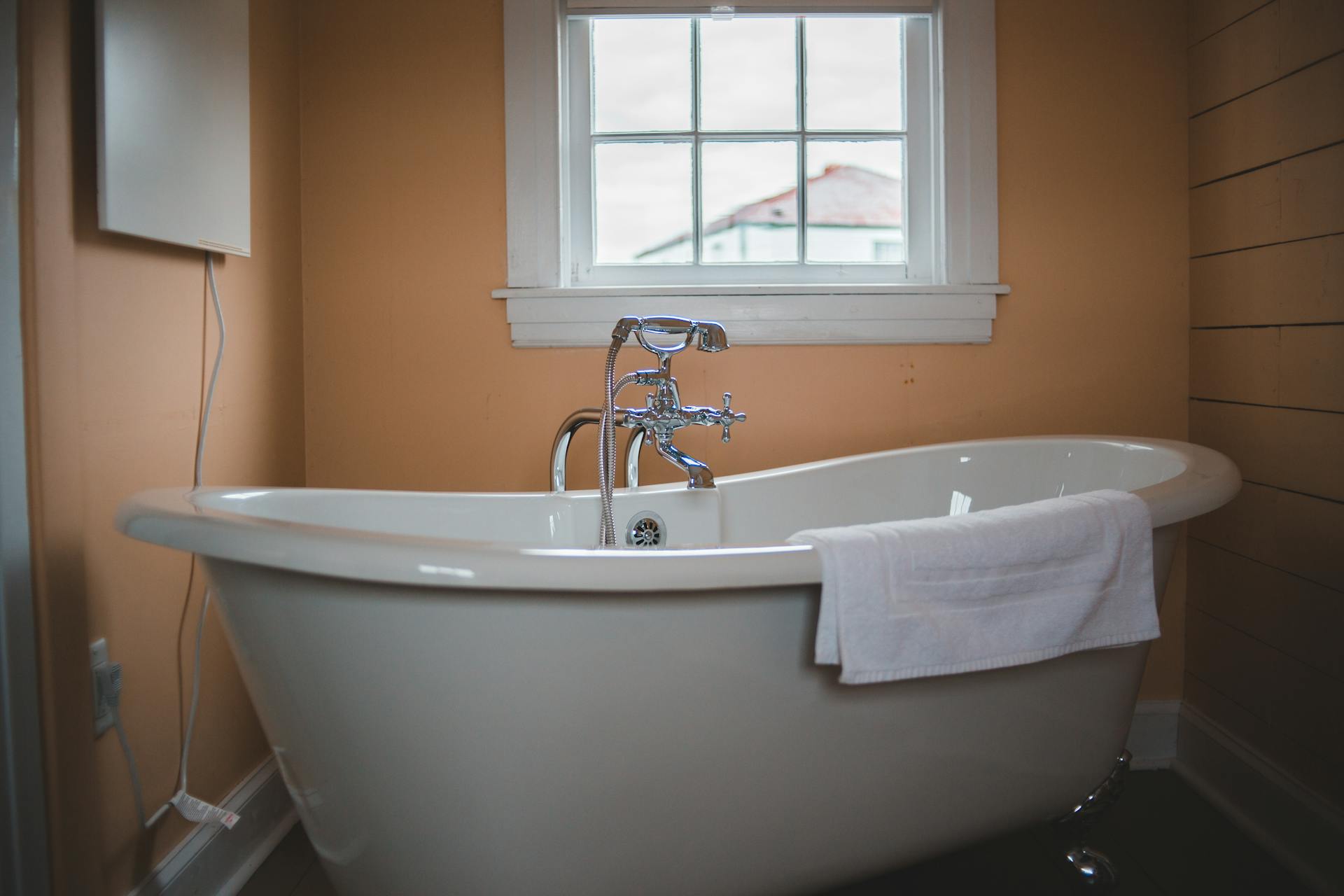 bath tub installation